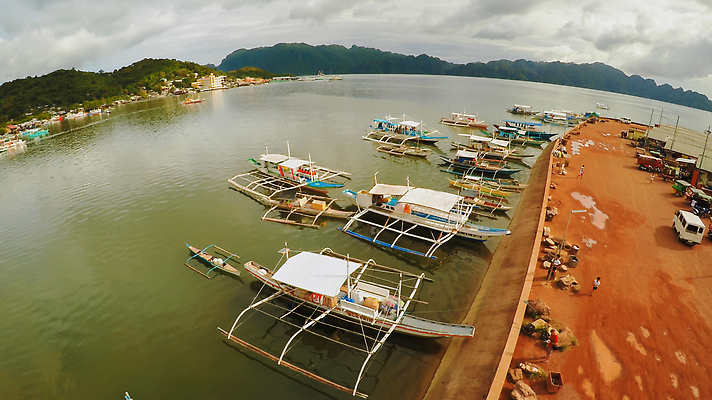 포토 JPG 해외이미지 유럽 호수 바다 여행 백그라운드 건축양식 자연 낚시 산 주택 파노라마 사람없음 야외 건물 초록색 파란색 컬러풀 뷰티 숫자 3D 환경 항구 축제 일몰 이탈리아 도시 만 보트 휴양지 포트 타운 해외202309 해외포토 문자 건축물 건축 나라 컬러 배_교통 교통시설 레저 촬영기법 노을 장소 디지털합성 생태계 파일형식