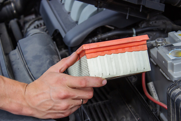 포토 JPG 해외이미지 손 산업 부분 교통시설 자동차 노동자 새로움 사람없음 장비 잡기 업무 오염 기술자 변화 수리 보호 오브젝트 서비스 먼지 고정 짐차 엔진 정비공 공학 모터 유지 교체 돌봄 린스 엘리먼트 옛날 자동 중고 필터 해외202309 해외포토 직업 교육 육상교통 교통 컨셉 모션 신체부위 작업 시설 파일형식
