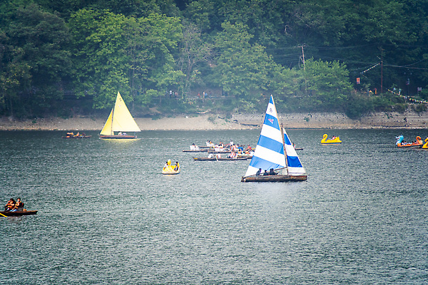 포토 JPG 해외이미지 호수 여행 자연 아침 휴가 산 항해 풍경 사람없음 물 여름 여행객 평화 고요 이탈리아 안개 전원 연못 도시 업무 뜨거움 보트 분위기 언덕 랜드마크 히말라야 해외202309 해외포토 주간 자연요소 계절 유럽 컨셉 배_교통 날씨 사람 작업 전기에너지 생태계 파일형식 산맥