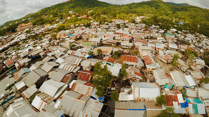 포토 JPG 해외이미지 아시아 건축양식 아프리카 지붕 주택 안테나 협상 사람 사람없음 야외 숫자 3D 축제 도시 잠 쓰레기 오두막 가난 기아 지역 커뮤니티 브라질 리빙 이웃 빈민가 인구 동정 해외202309 해외포토 문자 건축 나라 컨셉 비즈니스 통신 건물 남아메리카 사회이슈 디지털합성 파일형식