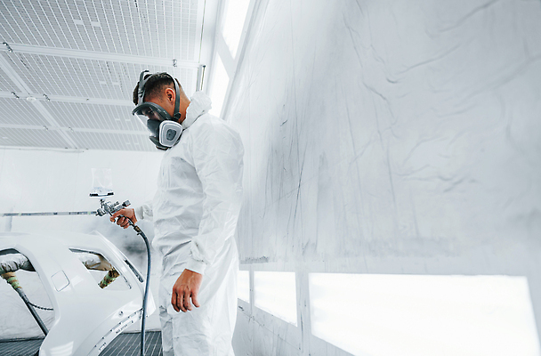 포토 JPG 해외이미지 남자 자동차 마스크 한명 들기 상반신 성인 옆모습 도구 작업 기술자 열정 정비공 도색 도색공 자동차정비 정비소 성인남자한명만 해외202309 해외포토 직업 1 감정 육상교통 뷰포인트 모션 사람 수리 남자한명만 성인남자만 파일형식