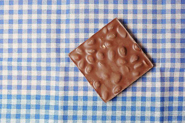 포토 JPG 해외이미지 접시 음식 조각 디저트 사탕 사람없음 장식 갈색 초콜릿 어둠 바 맛 설탕 굽기 칼로리 코코아 토막 페스츄리 맛있는 해외202309 해외포토 식기 음료 빵 컬러 컨셉 구이 파일형식