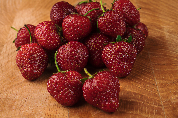 포토 JPG 해외이미지 계절 열매 음식 백그라운드 잎 다이어트 과일 자연 딸기 디저트 건강 씨앗 사람없음 빨간색 초록색 빛 뷰티 정원 활발 흰색 신선 그룹 닫기 달콤 맛 자르기 상쾌 유기농 질감 날것 내추럴 강렬 고립 숙성 식용 완벽 채식주의자 맛있는 해외202309 해외포토 식물 웰빙 감정 컬러 컨셉 모션 생태계 채식 파일형식