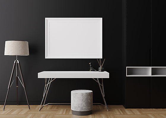 포토 JPG 해외이미지 액자 의자 탁자 프레임 실내 사람없음 장식 인테리어 검은색 공간 서랍장 나무바닥 조명장식 목업 카피스페이스 해외202309 해외포토 디자인 컬러 가구 조명 바닥 내부 공백 파일형식