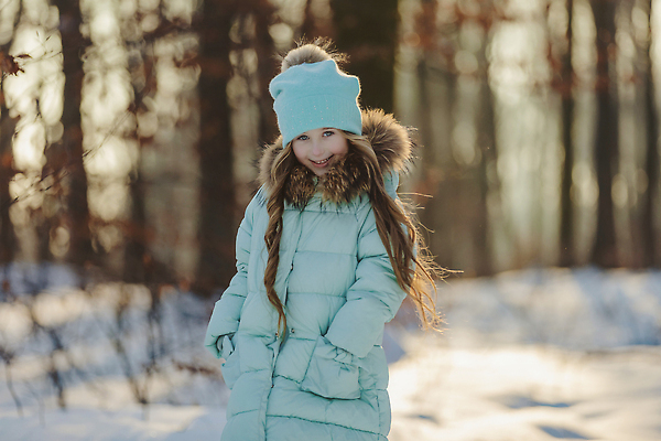 포토 JPG 해외이미지 백인 모델 라이프스타일 계절 공원 행복 얼굴 백그라운드 겨울 자연 날씨 휴가 부츠 건강 창조 한명 사람 빛 뷰티 산책 추위 게임 숲 가죽 스웨터 즐거움 서리 터키석 허리케인 해외202309 해외포토 서양인 1 공공시설 감정 신발 상의 놀이 휴식 생활 신체부위 보석 자연재해 생태계 파일형식