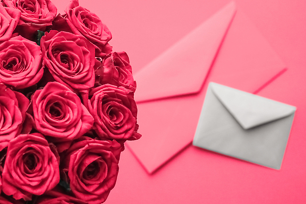 포토 JPG 해외이미지 분홍색 꽃다발 백그라운드 편지봉투 발렌타인데이 사람없음 장미 러브레터 해외포토 꽃 컬러 데이이벤트 봉투 편지 파일형식