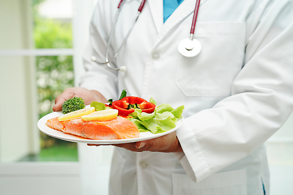 포토 JPG 해외이미지 직업 음식 상의 다이어트 과일 청진기 건강 병원 동양인 사람없음 약 건강관리 힘 놀이방 환자 의사 신선 잡기 아침식사 계획 사과 몸무게 고객 상담 추천 건강식 내추럴 점심식사 돌봄 적자 조언 채식주의자 해로움 해외202309 해외포토 옷 컨셉 의학 의료기기 모션 관리 인종 식사 의료진 채식 파일형식