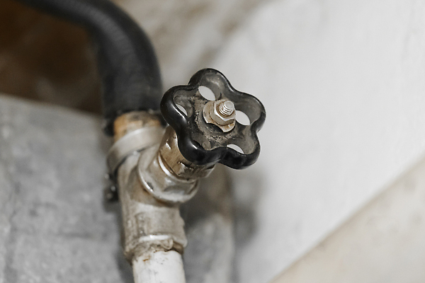 포토 JPG 해외이미지 산업 백그라운드 공장 손잡이 사람없음 물 금속 힘 기계 장비 에너지 수확 골동품 흰색 공구 바퀴 수리 기름 연결 철 묘사 오브젝트 서비스 부식 수도꼭지 복고 파이프 연료 가스 시스템 튜브 엔진 공학 펌프 고립 그런지 압력 옛날 제어 철강 파이프라인 해외202309 해외포토 자연요소 교육 음식 컬러 농업 공업 재질 도구 파이프_관 파일형식