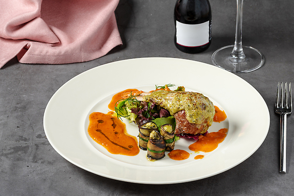 포토 JPG 해외이미지 접시 음식 조각 채소 뼈 육류 스테이크 요리 사람없음 빨간색 초록색 식당 와인 요리사 식사 저녁식사 버섯 붓기 고급 맛 그릴 바비큐 강의 자르기 굽기 먹기 만족 양고기 바비큐립 프랑스어 점심식사 신발장 앙트레 맛있는 해외202309 해외포토 직업 문자 식기 감정 컬러 컨셉 식재료 모션 주방용품 주류 서양음식 상점 구이 파일형식