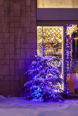 포토 JPG 해외이미지 나무 외관 유럽 시계 여행 크리스마스 겨울 건축양식 휴가 벽돌 조명 거리 주택 사람없음 건물 장식 빛 성당 교회 탑 축하 도시 화려 센터 중세 역사 시장 야간 12월 타운 첨탑 전나무 빛망울 고딕 라트비아 랜드마크 리가 수도권 옛날 해외202309 해외포토 자연요소 식물 건축물 계절 기념일 건축 나라 컨셉 종교건축 북유럽 날짜 지역 파일형식