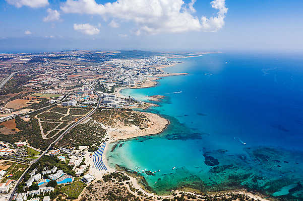 포토 JPG 해외이미지 바다 여행 건축양식 자연 호텔 휴가 휴식 안테나 파노라마 사람없음 물 파란색 햇빛 환경 만 지중해 장면 석호 항공촬영 파라다이스 수평선 해외202309 해외포토 자연요소 건축 뷰포인트 컬러 컨셉 통신 숙소 촬영기법 태양 생태계 파일형식
