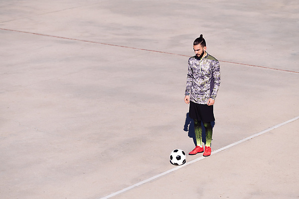 포토 JPG 해외이미지 웰빙 스포츠 공 놀이 축구선수 건강 한명 사람 경기 소년 운동 축구 고요 경쟁 도전 게임 관찰 도시 용기 자신감 놀이터 결심 대표 집중 연습 골 독립 법정 심각 운동가 플레이어 스타일 카피스페이스 해외202309 해외포토 1 그릇 남자 감정 어린이 컨셉 모션 운동선수 구기 공백 파일형식