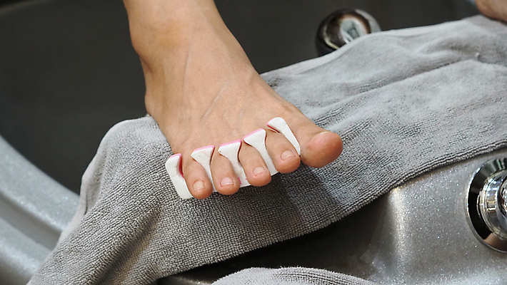 포토 JPG 해외이미지 직업 라이프스타일 손 웰빙 여자 신체 휴식 건강 사람 동양인 사람없음 치료 물 수건 뷰티 상점 스파 목욕 화장품 흰색 마사지 사발 고급 손톱관리 피부 마사지사 피부관리 부드러움 테라피 거짓말 돌봄 안마사 양발 위생관리 페디큐어 해외202309 해외포토 자연요소 컬러 컨셉 의학 모션 관리 인종 생활 신체부위 위생용품 청결 감각 사기그릇 네일아트 파일형식