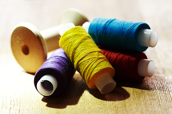 포토 JPG 해외이미지 산업 비즈니스 휴식 실내 취미 사람없음 목재 한개 상점 장비 수확 바늘 작업실 실 바느질 복고 작업도구 실타래 자수 골무 해외202309 해외포토 나무 1 컨셉 농업 재료 내부 도구 파일형식