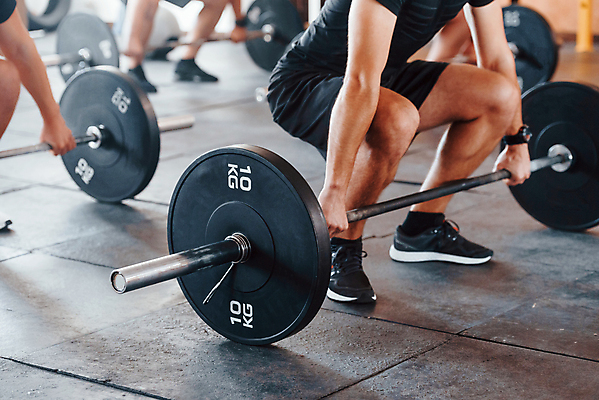 포토 JPG 해외이미지 남자 숙이기 여러명 성인 옆모습 운동기구 헬스 힘 헬스장 하반신 잡기 역기 웨이트트레이닝 근육질 성인남자만 크로스핏 데드리프트 해외202309 해외포토 뷰포인트 포즈 다수 모션 근육 사람 운동 몸매 남자만 성인만 파일형식 운동자세