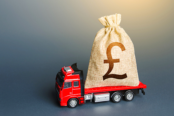 포토 JPG 해외이미지 이동 돈 가방 교통시설 영국 사람없음 금융 경제 거래 화물 도움 절약 재산 수집 상패 서비스 투자 이익 짐차 회계 기부 월급 대출 빚 보너스 세금 수도권 수입 연금 예산 자금 잭팟 해외202309 해외포토 잡화 유럽 교통 컨셉 비즈니스 자동차 운송업 상_우승 시설 지역 파일형식