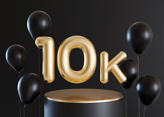 JPG 해외이미지 백그라운드 일러스트 타이포그라피 사람없음 3D 검은색 축하 10 풍선 단상 구독 카피스페이스 해외일러스트 문자 컬러 컨셉 숫자 공백 디지털합성 파일형식