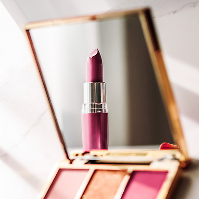 포토 JPG 해외이미지 백그라운드 사람없음 세트 뷰티 거울 립스틱 화려 대리석 아이섀도 해외202309 해외포토 컨셉 재료 화장품 파일형식
