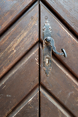 포토 JPG 해외이미지 백그라운드 컨셉 건축양식 열쇠 날씨 휴가 출입구 주택 손잡이 사람없음 목재 갈색 문 수확 골동품 역사 닫기 철 아치 질감 복고 잠금 보안 대문 문고리 타운 직사각형 고립 그런지 대칭 옛날 해외202309 해외포토 도형 나무 건축 컬러 농업 재료 모션 안전 건물 도시 파일형식