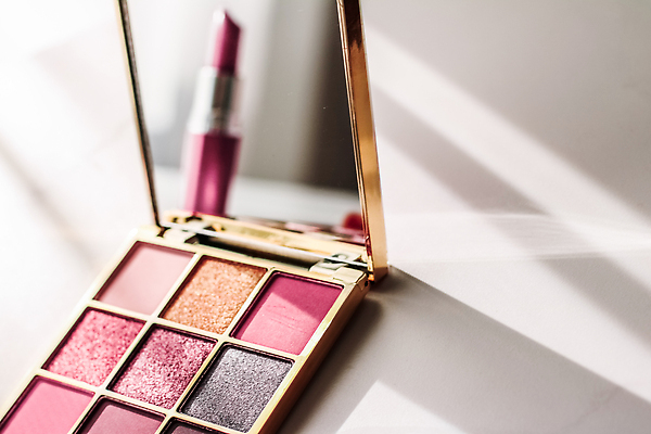 포토 JPG 해외이미지 백그라운드 사람없음 세트 뷰티 거울 화려 대리석 아이섀도 해외202309 해외포토 컨셉 재료 화장품 파일형식