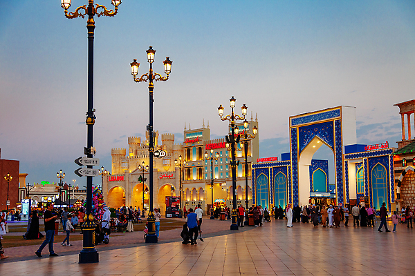 포토 JPG 해외이미지 공원 아시아 문화 컬러 여행 건축양식 조명 사람없음 야외 장식 물 쇼핑 글로벌 여행객 마을 탑 황혼 새벽 산책로 도시 만 성 센터 중앙 야간 저녁 전시회 사인 동쪽 공평 빛망울 아랍에미리트 두바이 랜드마크 전국 해외202309 해외포토 자연요소 건축물 공공시설 건축 나라 길 중동 사람 빛 일몰 전시 방향 파일형식