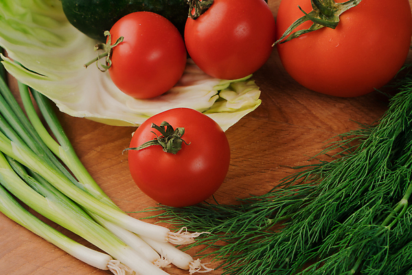 포토 JPG 해외이미지 식물 음식 조각 백그라운드 잎 농업 다이어트 토마토 채소 과일 재료 자연 양파 오이 건강 마늘 요리 사람없음 목재 빨간색 초록색 세트 주방 버섯 샐러드 신선 시장 칼 상추 자르기 먹기 향신료 준비 유기농 양배추 날것 후추 비타민 내추럴 숙성 채식주의자 총각무 해외202309 해외포토 나무 웰빙 산업 컬러 모션 무 생태계 채식 영양소 향미료 파일형식