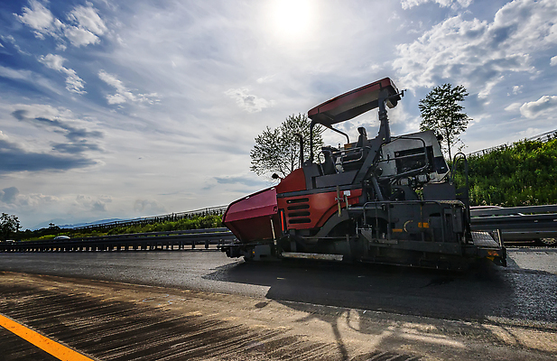 포토 JPG 해외이미지 산업 도로 길 포장 교통시설 하늘 노동자 새로움 거리 사람없음 야외 건물 태양 검은색 기계 장비 업무 고속도로 보행로 수리 아스팔트 땅 진동 부활 매연 무거움 추적 방법 압력 해외202309 해외포토 자연요소 직업 건축물 컬러 교통 컨셉 모션 작업 환경오염 무게 시설 파일형식