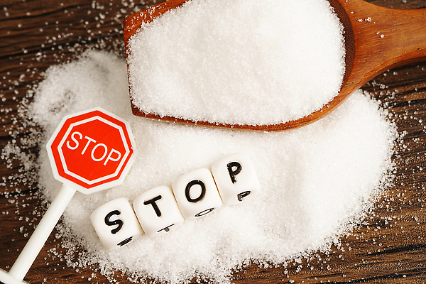 포토 JPG 해외이미지 영어 사람없음 숟가락 흰색 표지판 설탕 그만 당뇨병 해외202309 해외포토 문자 컬러 알림판 수저 질병 파일형식