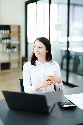 포토 JPG 해외이미지 응시 행복 감정 음료 백그라운드 컨셉 비즈니스 사업가 손가락 가정 청소년 아침 휴식 아파트 주택 한명 서기 성인 가로 컬러풀 햇빛 뷰티 유행 주방 카페 꿈 머그컵 자유 마시기 잡기 비즈니스우먼 연결 커피잔 명상 냄새 카페인 여자한명만 해외202309 해외포토 주간 직업 1 손 시선 여자 커피 컬러 모션 잔 사람 건물 컵 태양 상점 직장인 여자만 파일형식