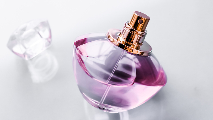 포토 JPG 해외이미지 사람없음 한개 반사 향수 오브젝트 향기 향수병 해외202309 해외포토 1 화장품 냄새 병_담는 파일형식