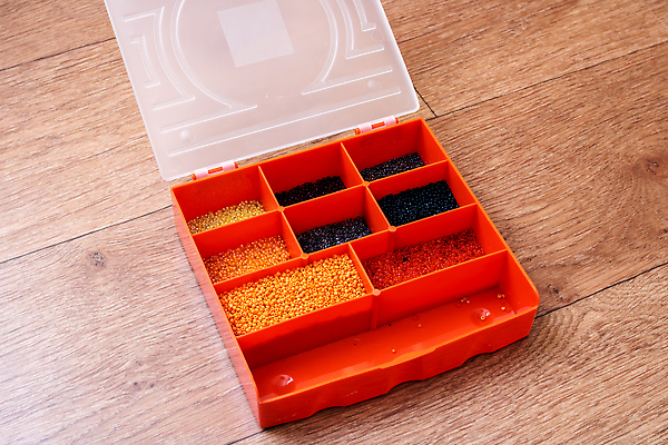 포토 JPG 해외이미지 디자인 컬러 백그라운드 오렌지 목걸이 장신구 팔찌 유리 직장 창조 미술 취미 사람없음 장식 세트 상자 컬러풀 장미 공구 업무 그룹 작업실 황금 컨테이너 플라스틱 보석 천 수집 만들기 모음 수공예 방법 엘리먼트 항목 핸드메이드 스타일 많음 해외202309 해외포토 꽃 산업 컨셉 과일 회사 모션 재질 문화예술 도구 직물 작업 광석 공예 파일형식