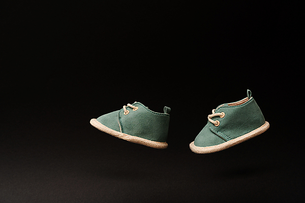 포토 JPG 해외이미지 옷 어린이 백그라운드 신발 컨셉 2 소년 사람없음 초록색 파란색 달리기 검은색 아기 신생아 쌍 작음 스니커즈 오브젝트 단계 걸음마 운동화끈 카피스페이스 해외202309 해외포토 남자 컬러 운동화 모션 사람 공백 끈 크기 파일형식