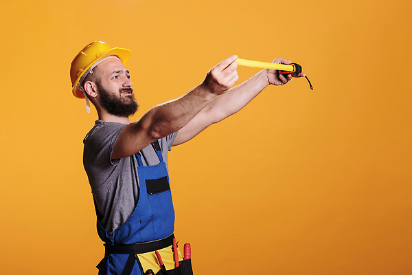 포토 JPG 해외이미지 남자 줄자 한명 들기 상반신 성인 옆모습 안전모 건축가 건축업자 성인남자한명만 해외포토 직업 1 건축 뷰포인트 모션 자 사람 헬멧 안전장비 남자한명만 성인남자만 파일형식