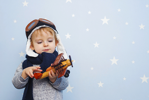 포토 JPG 해외이미지 직업 라이프스타일 행복 별 안경 어린이 여행 컨셉 놀이 하늘 성공 휴가 미래 비행기 아이디어 한명 미소 사람 소년 목재 파란색 장난감 우주 목도리 기쁨 꿈 자유 수확 게임 잡기 헬멧 파일럿 복고 옷입기 대패 해외202309 해외포토 자연요소 나무 1 잡화 남자 감정 컬러 농업 재료 항공교통 모션 대중교통 표정 생활 보호장비 파일형식