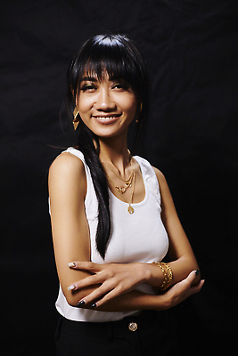 포토 JPG 해외이미지 모델 라이프스타일 옷 여자 행복 백그라운드 한명 사람 동양인 성인 뷰티 유행 우주 흰색 자신감 우아함 시원함 베트남 스타일 해외202309 해외포토 1 감정 컬러 컨셉 인종 생활 동남아시아 파일형식