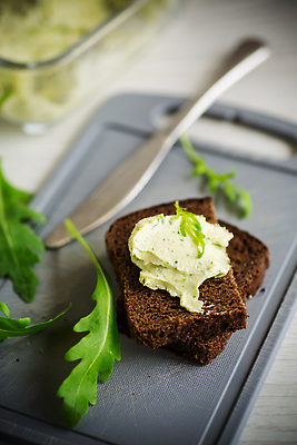 포토 JPG 해외이미지 음식 빵 조각 백그라운드 잎 다이어트 채소 재료 탁자 아침 치즈 파스타 파슬리 샌드위치 건강 마늘 요리 사람없음 목재 초록색 계란 식사 저녁식사 어둠 봄 펼침 튀김 흰색 시골 신선 아침식사 속도 유기농 시골집 토스트 버터 점심식사 딜 루꼴라 채식주의자 핸드메이드 그리너리 비건 맛있는 해외202309 해외포토 주간 나무 식물 웰빙 계절 컬러 가구 모션 유제품 주택 서양음식 알 채식 파일형식 트랜드컬러