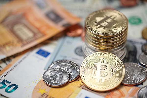 포토 JPG 해외이미지 유럽 종이 이동 지폐 돈 비즈니스 사람없음 초록색 금융 경제 달러 동전 미국 유로 성장 시장 재산 황금 암호 무역 투자 상업 이익 파운드 가치 계산서 가상 해외202309 해외포토 나라 산업 컬러 컨셉 북아메리카 파일형식