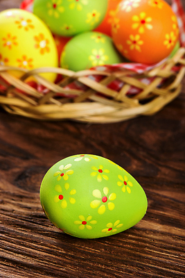 포토 JPG 해외이미지 디자인 꽃 길 컬러 백그라운드 패턴 탁자 휴가 부활절 사람없음 목재 장식 초록색 수건 컬러풀 노란색 바구니 계란 치킨 페인트 봄 플라스틱 자르기 심볼 해외202309 해외포토 나무 식물 계절 기념일 가구 무늬 재료 모션 재질 위생용품 알 닭고기요리 파일형식