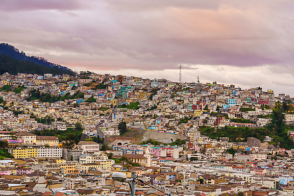 포토 JPG 해외이미지 여행 건축양식 산 주택 사람 풍경 사람없음 건물 도시풍경 컬러풀 미국 일몰 새벽 도시 도심 정상 가난 언덕 에콰도르 타운 이웃 남쪽 수도권 옛날 콘크리트 해외202309 해외포토 자연요소 건축물 건축 컬러 컨셉 북아메리카 노을 남아메리카 방향 지역 파일형식