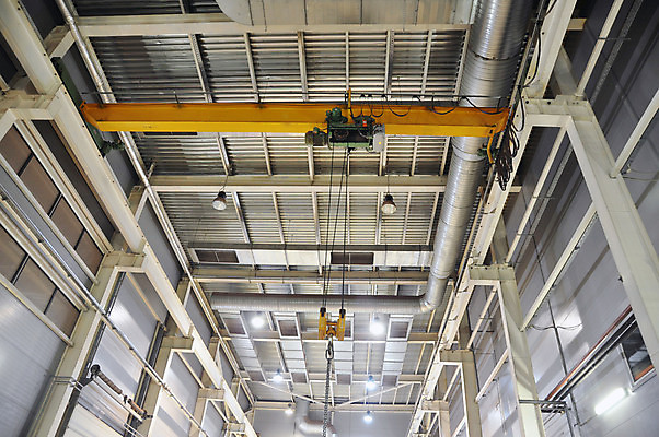 포토 JPG 해외이미지 식물 산업 백그라운드 공장 지붕 사람없음 내부 건물 노란색 상점 금속 힘 장비 램프 업무 작업실 엘리베이터 창고 기중기 시스템 무거움 철강 해외202309 해외포토 건축물 컬러 공업 재질 조명 작업 중장비 무게 파일형식