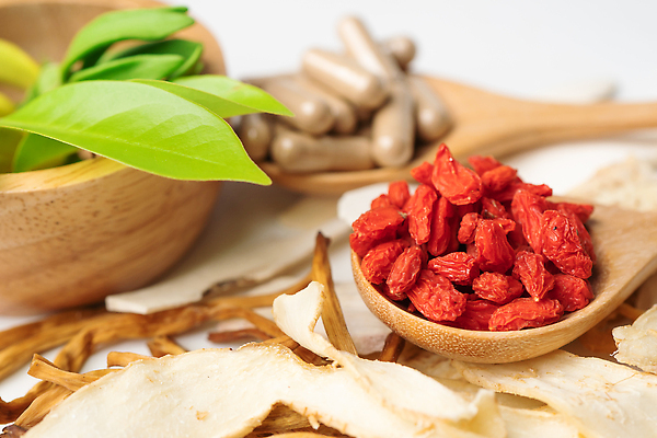 포토 JPG 해외이미지 식물 전통 접시 열매 문화 음식 백그라운드 과일 재료 건조 건강 육류 요리 동양인 사람없음 빨간색 약 쌓기 식사 치킨 중국 에너지 흰색 신선 최고 사발 달콤 맛 수프 먹기 허브 유기농 동쪽 내추럴 맛있는 해외202309 해외포토 식기 웰빙 아시아 컬러 컨셉 식재료 의학 모션 인종 사기그릇 방향 닭고기요리 파일형식