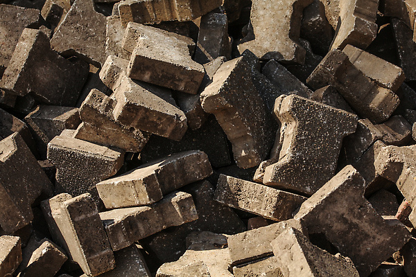 포토 JPG 해외이미지 모양 디자인 산업 도로 벽 백그라운드 패턴 포장 건축양식 표면 추상 벽돌 거리 바닥 사람없음 야외 쌓기 블록 회색 조약돌 업무 거친 보행로 땅 버리기 타일 큐브 질감 정사각형 흙더미 내추럴 땅바닥 옛날 콘크리트 많음 해외202309 해외포토 도형 건축 길 컬러 컨셉 무늬 교통시설 모션 흙 돌_바위 작업 파일형식 더미