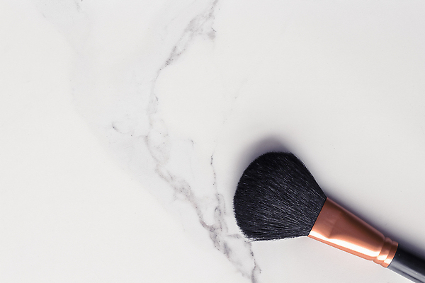포토 JPG 해외이미지 백그라운드 사람없음 흰색 고급 대리석 메이크업브러쉬 카피스페이스 해외202309 해외포토 컬러 컨셉 재료 공백 붓 파일형식
