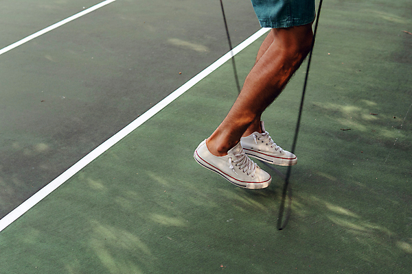 포토 JPG 해외이미지 발 건강 옆모습 신체부위 운동복 점프 줄넘기 유산소운동 해외202309 해외포토 옷 뷰포인트 모션 사람 운동 파일형식