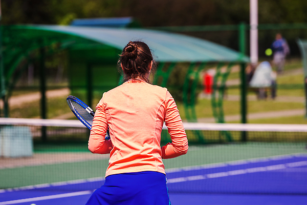 포토 JPG 해외이미지 백인 직업 라이프스타일 여자 스포츠 포즈 공 놀이 건강 한명 사람 경기 성인 야외 여름 운동복 운동 경쟁 장비 테니스 게임 잡기 라켓 테니스라켓 테니스공 연습 법정 플레이어 해외202309 해외포토 서양인 1 옷 계절 스포츠용품 컨셉 모션 생활 구기 테니스용품 파일형식