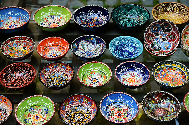 포토 JPG 해외이미지 전통 접시 디자인 꽃 여행 백그라운드 꽃무늬 패턴 이스탄불 미술 동양인 사람없음 장식 파란색 상점 수확 골동품 도자기 화려 역사 시장 클래식 중앙 이슬람교 복고 과거 기념품 모자이크 동쪽 칠면조 수공예 백자 옛날 제국 핸드메이드 스타일 튀르키예 해외202309 해외포토 식물 식기 아시아 종교 컬러 컨셉 무늬 농업 조류 문화예술 인종 공예 방향 오브젝트 파일형식