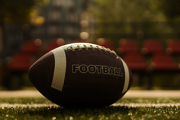 포토 JPG 해외이미지 스포츠 백그라운드 공 잔디 사람없음 야외 미식축구 경기장 오브젝트 럭비공 해외202309 해외포토 식물 스포츠시설 구기 럭비용품 파일형식