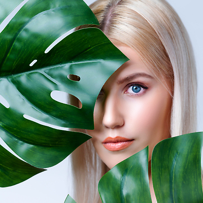 포토 JPG 해외이미지 여자 얼굴 한명 상반신 성인 앞모습 금발 화장 뷰티 우아함 피부 야자수잎 성인여자한명만 해외포토 1 헤어스타일 뷰포인트 컨셉 잎 사람 신체부위 여자한명만 성인여자만 파일형식