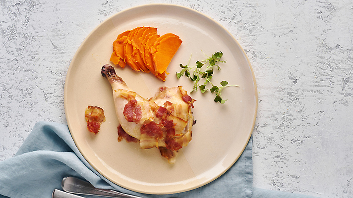 포토 JPG 해외이미지 그릇 사람없음 닭고기 신선 고구마 닭다리 베이컨 해외202309 해외포토 식기 뿌리채소 육류 돼지고기 파일형식