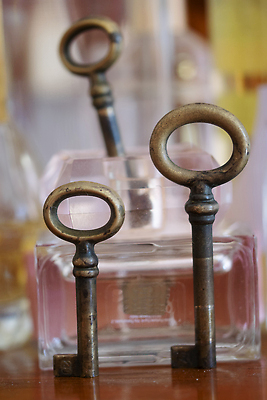 포토 JPG 해외이미지 컨셉 열쇠 아이디어 사람없음 문 금속 수확 골동품 화려 황금 철 오브젝트 질감 복고 잠금 놋쇠 철강 해외202309 해외포토 농업 재질 보안 파일형식